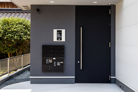 女性単身者にも人気の防犯対策とプライバシー保護。